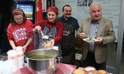 Giresun'da vatandaşlara karalahana çorbası dağıtıldı