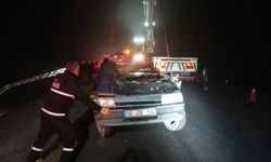 Balıkesir'de köprüden aşağı devrilen otomobildeki 2 kişi hayatını kaybetti, 1 kişi yaralandı