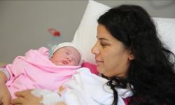 İskenderun Acil Durum Hastanesinde doğan ilk bebeğe "Ecrin" adı verildi