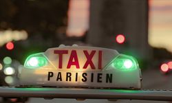Fransa'da sosyal güvenlik yasasını protesto eden taksiciler greve gitti