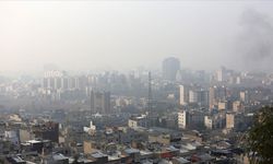 İran’da, yoğunlaşan hava kirliliği nedeniyle yüz yüze eğitime verilen ara sürüyor