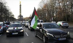Berlin’de araç konvoyu ile Filistin’e destek gösterisi yapıldı