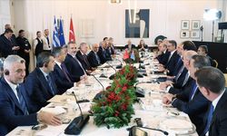 Türkiye ve Yunanistan'ın taraf olduğu Dostane İlişkiler ve İyi Komşuluk Hakkında Atina Bildirgesi açıklandı
