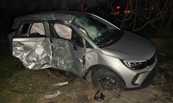 Çanakkale’de yolcu midibüsü ile otomobil çarpıştı: 1 ölü, 4 yaralı