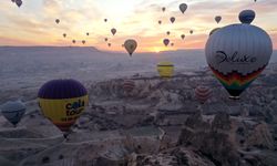 Kapadokya'da turistler yeni yılın ilk gününde çeşitli aktivitelere katıldı