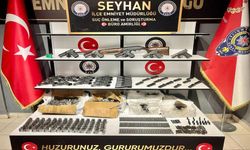 Adana'da bir evde ruhsatsız 6 silah ve 1323 silah parçası ele geçirildi