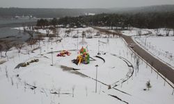Bilecik'te karla kaplı Pelitözü Göleti dronla görüntülendi