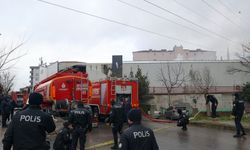 Ataşehir'de iş yerinde çıkan yangına müdahale ediliyor
