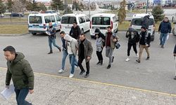 Karaman'da iş yerinden cep telefonu çalan 3 şüpheli tutuklandı