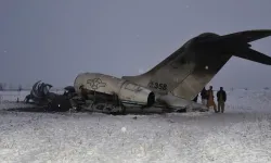 Afganistan'ın kuzeydoğusunda Hindistan'a ait yolcu uçağı düştü