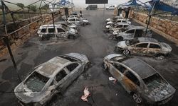 Yahudi yerleşimciler Ramallah yakınlarında bir otomobil galerisini ateşe verdi