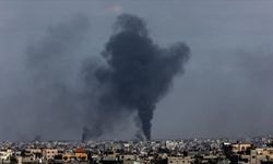 İsrail, ABD'nin baskısına rağmen Gazze'deki saldırılarını "yüksek yoğunluklu" şekilde sürdüreceğini söylemiş