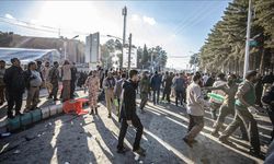 İran resmi haber ajansı IRNA, Kirman'daki patlamanın intihar saldırısı olduğunu bildirdi