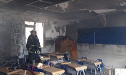 Alanya'da okulda çıkan yangında 3 sınıf zarar gördü
