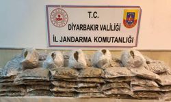 Diyarbakır'da bir araçta 67 kilogram uyuşturucu ele geçirildi