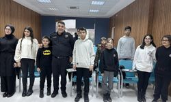 Edirne Emniyet Müdürlüğünde "eğitimci polisler" meslektaşlarının çocuklarını sınavlara hazırlıyor