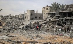 İsrail ordusu Refah'a düzenlediği hava saldırısında en az 7 sivili öldürdü