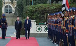 Cumhurbaşkanı Erdoğan Mısır'da resmi törenle karşılandı
