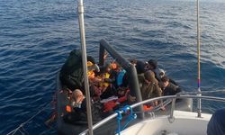 Ayvalık açıklarında 27’si çocuk 40 düzensiz göçmen kurtarıldı