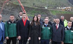 AK Parti Genel Başkan Yardımcısı Karaaslan, baraj inşaatında incelemelerde bulundu