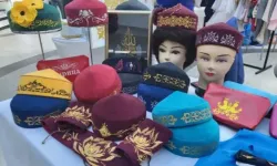 Kazak Türkleri, Ulusal Giyim Günü'nü unutmadı: Ortaya renkli görüntüler çıktı