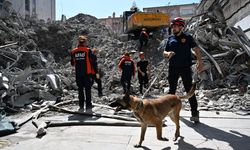 Ankara'da moloz kaldırma çalışmaları sırasında istinat duvarı çöktü