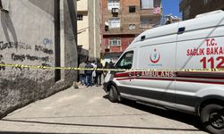Diyarbakır'da eve düzenlenen silahlı saldırıda 1'i kadın 2 kişi hayatını kaybetti