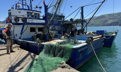 Bartın ve Düzce'de sezonu kapatan balıkçılar, tekne ve ağ bakım mesaisine başladı