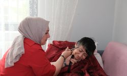 Sakarya'da gönüllü kadın kuaför, engelli ve yaşlılara evlerinde ücretsiz hizmet veriyor
