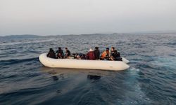 Ayvalık açıklarında 131 düzensiz göçmen yakalandı