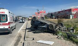 Afyonkarahisar'da kamyonun çarptığı otomobildeki 3 kişi yaralandı