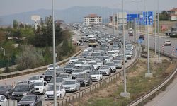 "Kilit kavşak" Kırıkkale'de bayram tatili dönüş yoğunluğu