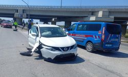 Saruhanlı'da iki otomobil çarpıştı: 6 yaralı