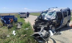 Hafif ticari araç patpatla çarpıştı: 2 ölü, 2 yaralı