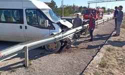 Karabük'te minibüsle otomobil çarpıştı, 4 kişi yaralandı