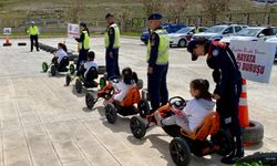 Kırşehir'de Trafik Haftası dolayısıyla çocuklara trafik eğitimi verildi