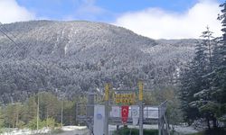 Yıldıztepe Kayak Merkezi'nde mayısta kar yağışı etkili oldu