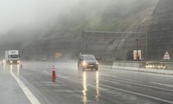 Bolu Dağı'nda sis ve sağanak ulaşımı olumsuz etkiledi