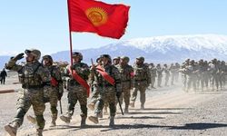 Kırgızistan Cumhurbaşkanı Caparov: Askerlerin yaşam koşulları iyileşecek