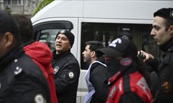 İçişleri Bakanı Yerlikaya, İstanbul'daki 1 Mayıs kutlamalarında 210 kişi gözaltına alındığını bildirdi İçişleri Bakanı A