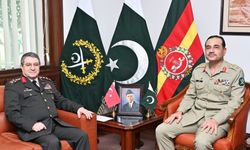 Kara Kuvvetleri Komutanı Bayraktaroğlu’ndan Pakistan’a ziyaret