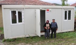 Yozgat'ta depremde evi hasar gören vatandaşlar konteynerlere yerleştiriliyor