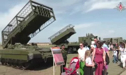 Rusya TOS-3 termobarik roketatar sistemini tanıttı