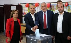 Seçimlerin yenilendiği Pınarbaşı'nda Cumhur İttifakı adayı Menduh Uzunluoğlu oyunu kullandı