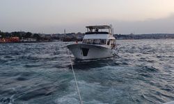 İstanbul'da makine arızası nedeniyle sürüklenen tekne kurtarıldı