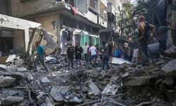 İsrail'in saldırılarını sürdürdüğü Gazze'de can kaybı 37 bin 84'e yükseldi