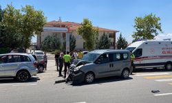 Aksaray'da trafik kazasında 3 kişi yaralandı