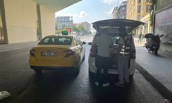 İstanbul'da turistlere taksimetre açmadan fiyat söyleyen taksiciye para cezası