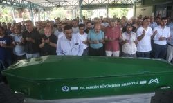 Bingöl'deki bıçaklı saldırıda ölen kişinin cenazesi Mersin'de toprağa verildi
