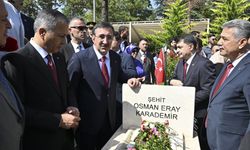 Cumhurbaşkanı Yardımcısı Yılmaz ve Bakan Yerlikaya, 15 Temmuz Şehitliği'ndeki anma törenine katıldı